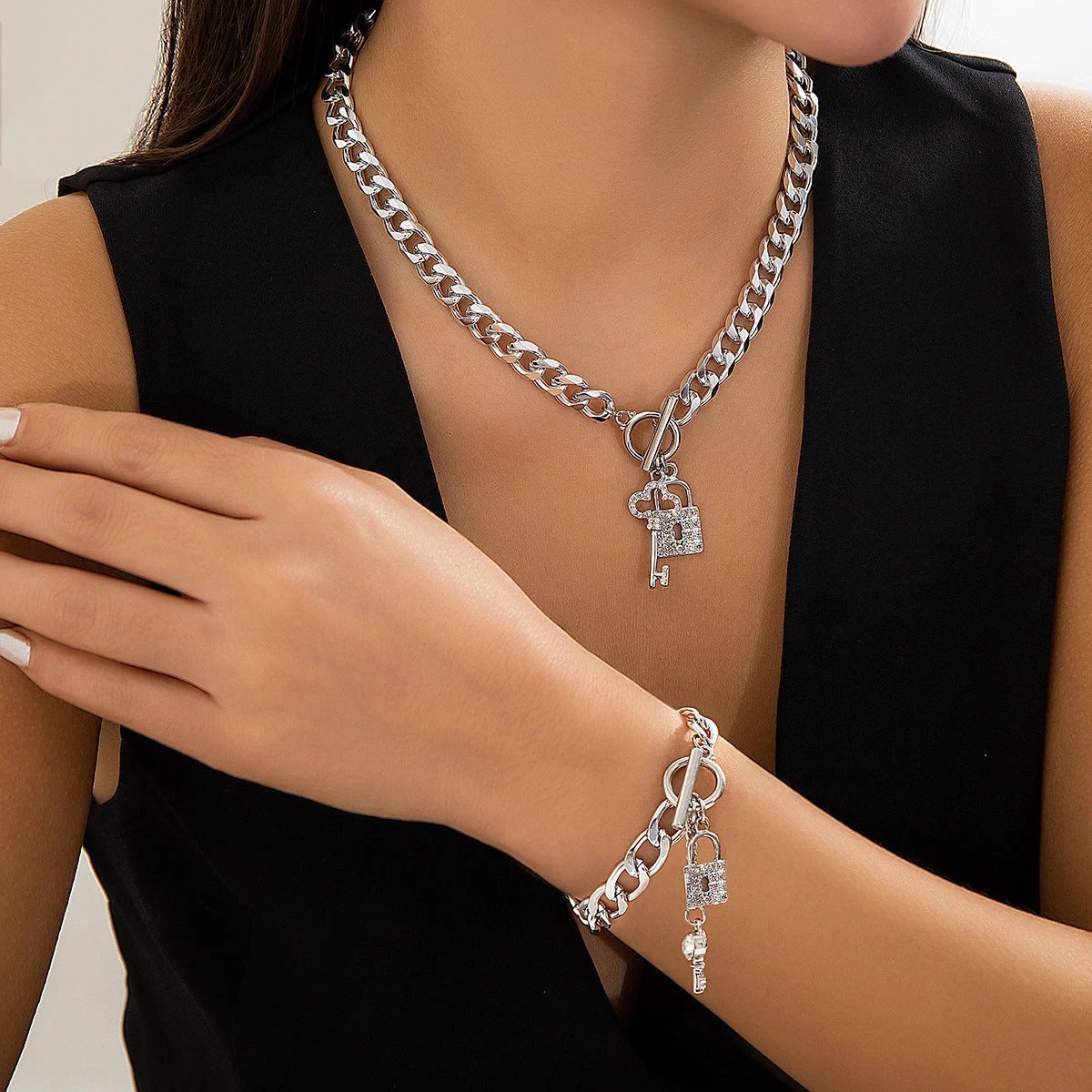 Thick Chain Lock and Key Pendant Necklace - Trendy Fashion Jewelry